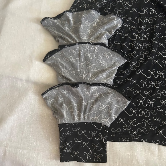 CeCe Three-tiered Ruffle Sleeve Knit Top Round Neck Black White Bow Print M - Picture 10 of 11